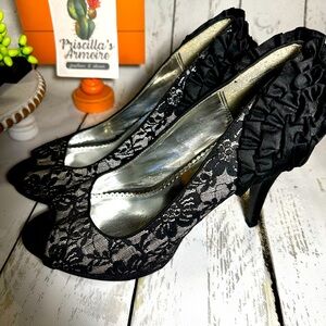 RAMPAGE Size 11 Lace & Ruffle Open Toe Pump